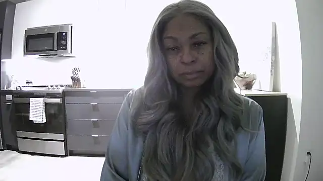 Snapshot of MSweetLindaParks chatting on July 16, 2026, 1:24 am MSweetLindaParks online show from July 16, 2026, 1:24 am