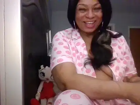 MSweetLindaParks online show from February 1, 2025, 7:47 am