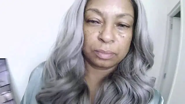 Snapshot of MSweetLindaParks chatting on July 16, 2026, 2:14 pm MSweetLindaParks online show from July 16, 2026, 2:14 pm