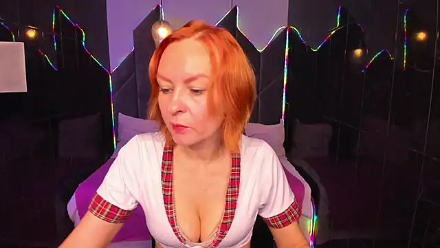 Snapshot of NikaGentle chatting on October 5, 2025, 5:31 am NikaGentle online show from October 5, 2025, 5:31 am