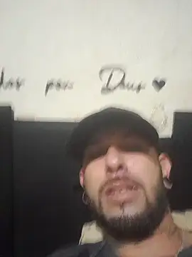 Snapshot of Bulldog2122 chatting on October 3, 2025, 5:42 am Bulldog2122 online show from October 3, 2025, 5:42 am