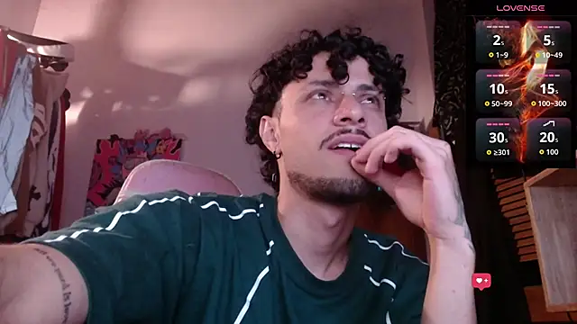 Snapshot of Apolo_S chatting on August 1, 2026, 6:44 am Apolo S online show from August 1, 2026, 6:44 am