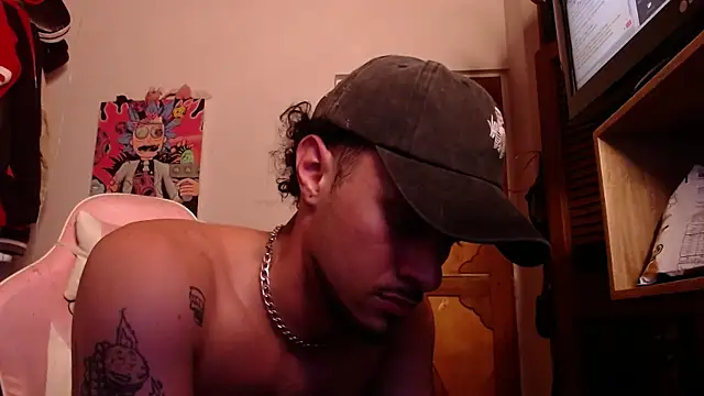Snapshot of Apolo_S chatting on April 3, 2026, 10:16 pm Apolo S online show from April 3, 2026, 10:16 pm