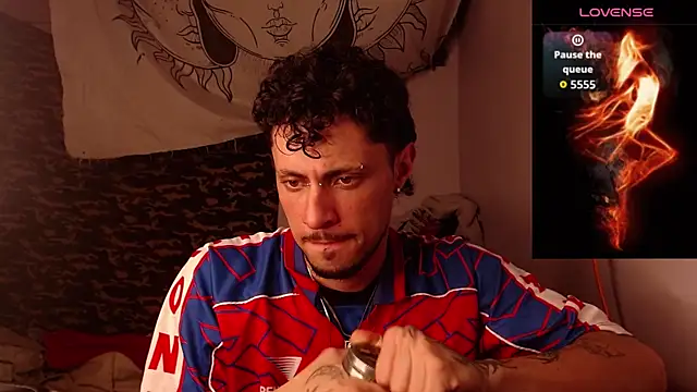 Snapshot of Apolo_S chatting on December 14, 2025, 7:03 am Apolo S online show from December 14, 2025, 7:03 am