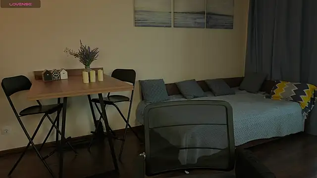 Snapshot of AvroraSakura chatting on November 15, 2025, 9:46 am AvroraSakura online show from November 15, 2025, 9:46 am