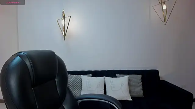 ToriCrossX online show from February 11, 2025, 9:56 pm