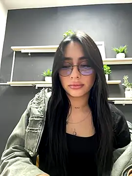 isabella jade online show from October 31, 2025, 6:48 pm