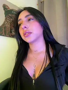 Snapshot of isabella_jade chatting on April 13, 2026, 11:53 pm isabella jade online show from April 13, 2026, 11:53 pm