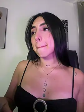 Snapshot of isabella_jade chatting on March 28, 2026, 9:49 pm isabella jade online show from March 28, 2026, 9:49 pm