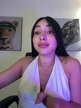 Snapshot of isabella_jade chatting on April 7, 2026, 8:43 pm isabella jade online show from April 7, 2026, 8:43 pm
