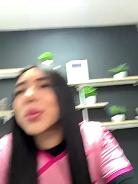 isabella jade online show from November 19, 2025, 12:49 pm