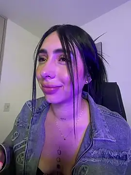 isabella jade online show from March 19, 2026, 5:46 pm