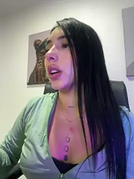 Snapshot of isabella_jade chatting on April 4, 2026, 7:42 pm isabella jade online show from April 4, 2026, 7:42 pm