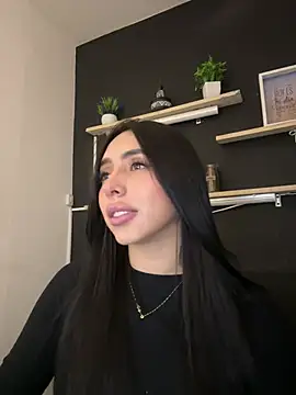 isabella jade online show from February 19, 2026, 10:29 pm