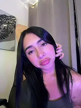Snapshot of isabella_jade chatting on April 8, 2026, 4:52 pm isabella jade online show from April 8, 2026, 4:52 pm