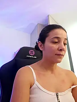 Snapshot of miaeyes chatting on January 21, 2025, 1:21 pm miaeyes online show from January 21, 2025, 1:21 pm