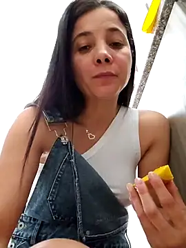 Snapshot of miaeyes chatting on December 9, 2024, 3:22 pm miaeyes online show from December 9, 2024, 3:22 pm