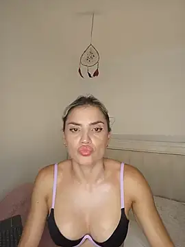 Snapshot of ASHLEY_BLAIR chatting on August 5, 2026, 9:53 pm ASHLEY BLAIR online show from August 5, 2026, 9:53 pm