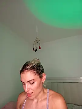 ASHLEY BLAIR online show from September 18, 2025, 9:29 pm