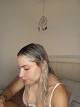 Snapshot of ASHLEY_BLAIR chatting on August 4, 2026, 8:57 pm ASHLEY BLAIR online show from August 4, 2026, 8:57 pm