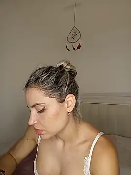 Snapshot of ASHLEY_BLAIR chatting on August 3, 2026, 6:25 pm ASHLEY BLAIR online show from August 3, 2026, 6:25 pm