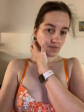 Nicole-Ray online show from November 3, 2025, 8:34 pm