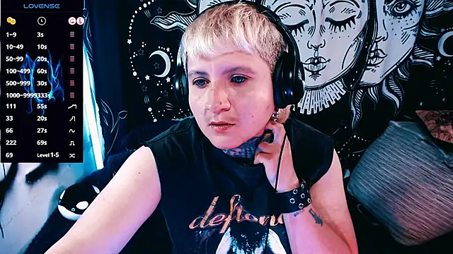 Snapshot of Marieblueeyes chatting on May 20, 2026, 11:29 am Marieblueeyes online show from May 20, 2026, 11:29 am