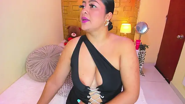 Snapshot of Julia_Haye chatting on July 1, 2026, 3:51 am Julia Haye online show from July 1, 2026, 3:51 am