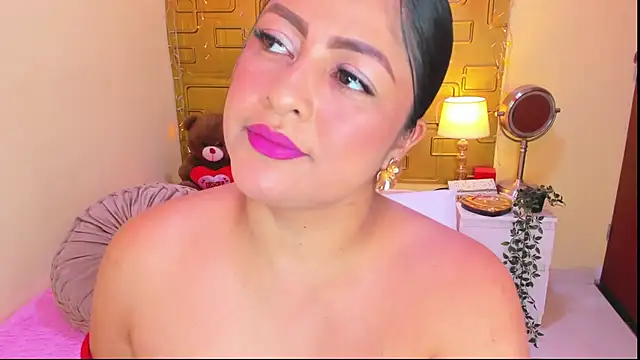 Julia Haye online show from February 17, 2026, 3:26 am