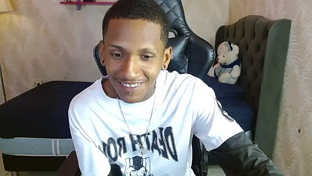 Snapshot of ManSant chatting on October 15, 2025, 3:53 pm ManSant online show from October 15, 2025, 3:53 pm