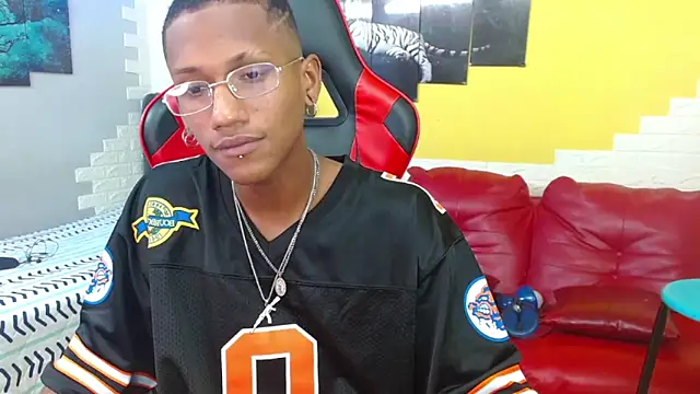 Snapshot of ManSant chatting on October 29, 2025, 3:33 pm ManSant online show from October 29, 2025, 3:33 pm