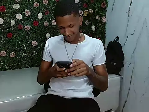 Snapshot of ManSant chatting on November 30, 2025, 3:35 pm ManSant online show from November 30, 2025, 3:35 pm