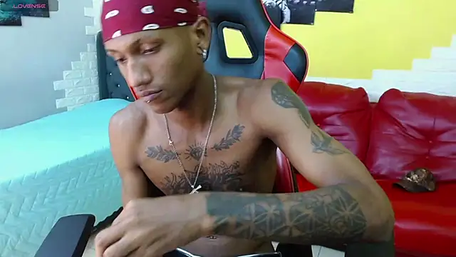 Snapshot of ManSant chatting on November 8, 2025, 2:31 pm ManSant online show from November 8, 2025, 2:31 pm