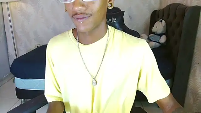 Snapshot of ManSant chatting on October 11, 2025, 3:35 pm ManSant online show from October 11, 2025, 3:35 pm