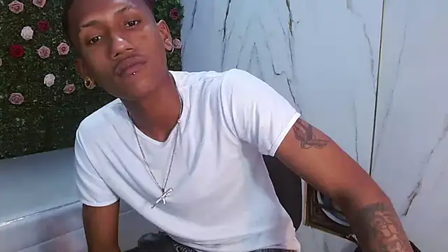 Snapshot of ManSant chatting on December 2, 2025, 3:58 pm ManSant online show from December 2, 2025, 3:58 pm