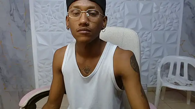 Snapshot of ManSant chatting on May 8, 2026, 3:49 pm ManSant online show from May 8, 2026, 3:49 pm