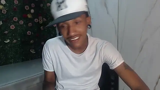 Snapshot of ManSant chatting on June 29, 2026, 4:28 pm ManSant online show from June 29, 2026, 4:28 pm