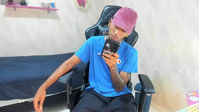 Snapshot of ManSant chatting on December 3, 2025, 2:16 pm ManSant online show from December 3, 2025, 2:16 pm