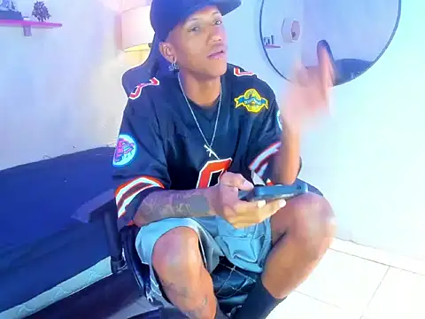 Snapshot of ManSant chatting on November 28, 2025, 2:28 pm ManSant online show from November 28, 2025, 2:28 pm