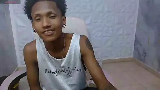 Snapshot of ManSant chatting on July 7, 2026, 5:38 pm ManSant online show from July 7, 2026, 5:38 pm
