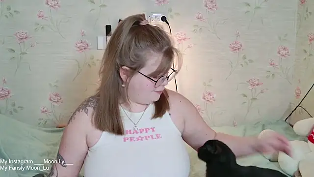 Snapshot of sinnamon_ chatting on December 21, 2025, 12:18 pm sinnamon online show from December 21, 2025, 12:18 pm