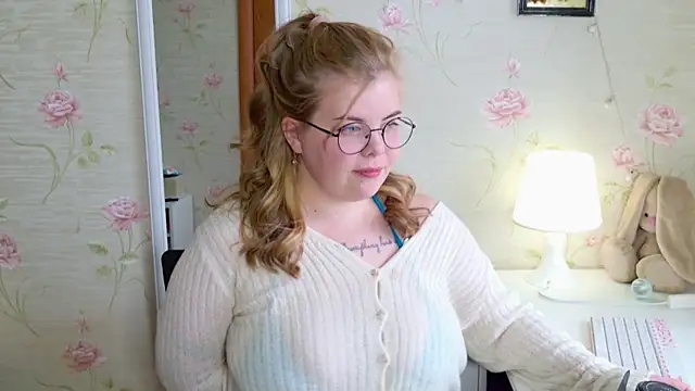 Snapshot of sinnamon_ chatting on April 9, 2026, 12:33 pm sinnamon online show from April 9, 2026, 12:33 pm