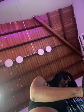 Snapshot of Ashly_Miller chatting on October 24, 2025, 7:57 pm Ashly Miller online show from October 24, 2025, 7:57 pm