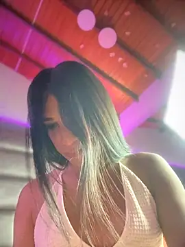 Snapshot of Ashly_Miller chatting on October 21, 2025, 7:57 pm Ashly Miller online show from October 21, 2025, 7:57 pm