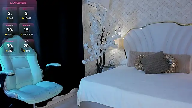 Snapshot of KatalinaMillan chatting on October 11, 2025, 5:08 am KatalinaMillan online show from October 11, 2025, 5:08 am