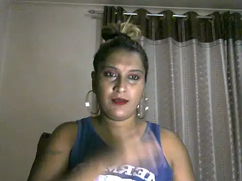 Snapshot of eroticbeauty37 chatting on February 20, 2025, 5:20 pm eroticbeauty37 online show from February 20, 2025, 5:20 pm