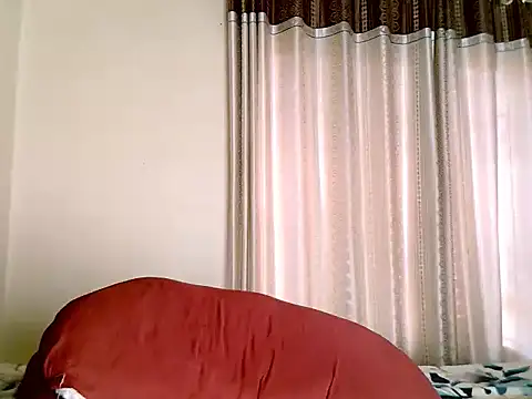 Snapshot of eroticbeauty37 chatting on November 22, 2025, 5:50 am eroticbeauty37 online show from November 22, 2025, 5:50 am