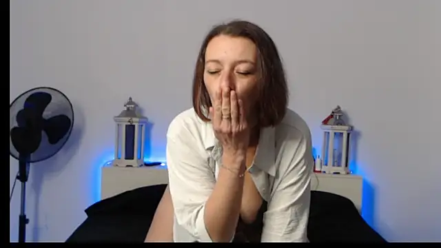 Oriane Jackson online show from December 21, 2025, 10:06 am