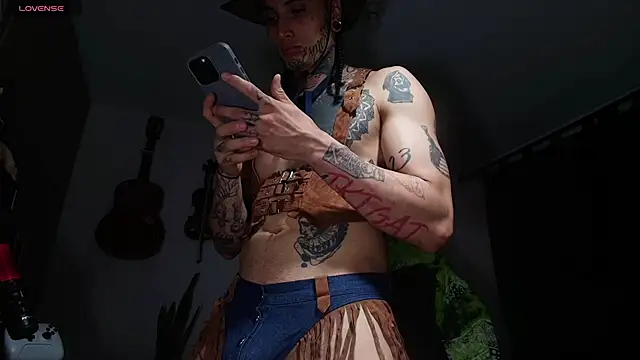 Snapshot of Ryuk_it chatting on June 3, 2026, 12:11 am Ryuk it online show from June 3, 2026, 12:11 am