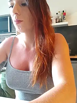 Snapshot of clara-francaise chatting on June 22, 2026, 6:05 pm clara-francaise online show from June 22, 2026, 6:05 pm